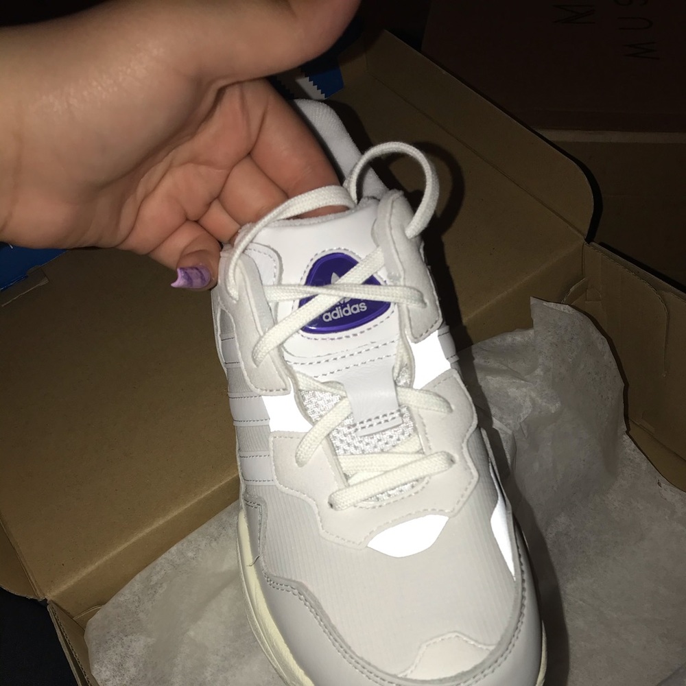 Adidas - Picture 2 of 5